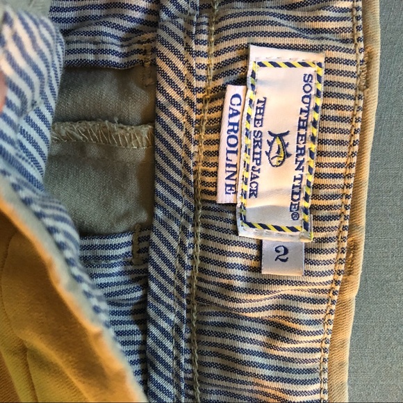 Southern Tide Shorts 🐟 - Picture 3 of 3